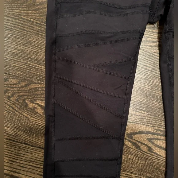 Mesh Lululemon Leggings - Picture 2 of 9
